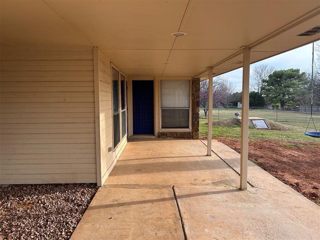 2023 N 9th Street, Purcell, OK 73080