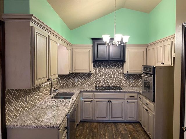 2023 N 9th Street, Purcell, OK 73080