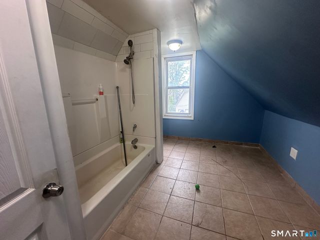 94-96 Burnside Avenue, East Hartford, CT 06108