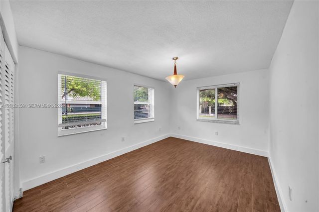 247 Bird Rd -, Coral Gables, FL 33146