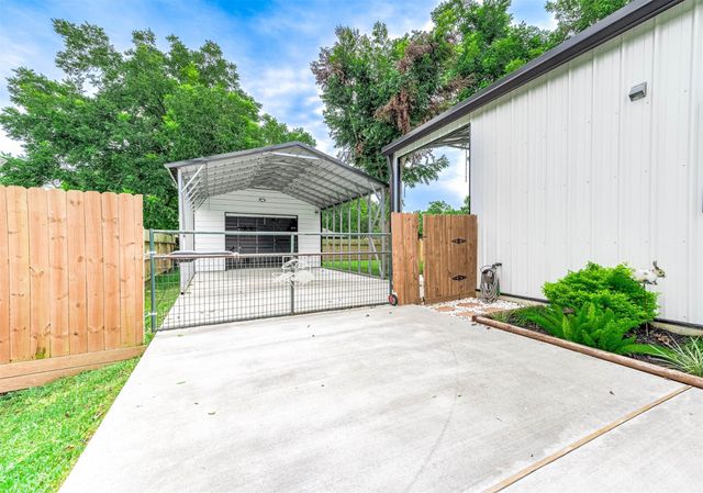 14215 3rd Street, Santa Fe, TX 77517