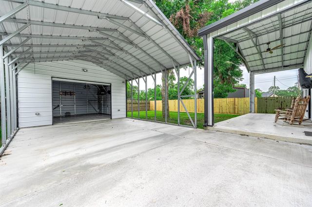14215 3rd Street, Santa Fe, TX 77517