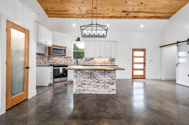 14215 3rd Street, Santa Fe, TX 77517