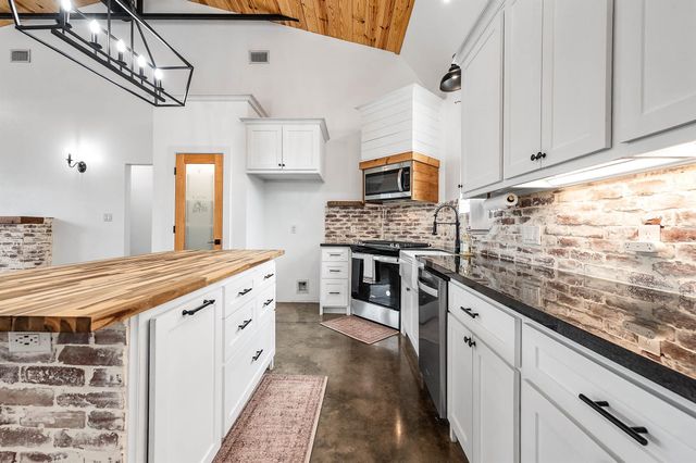 14215 3rd Street, Santa Fe, TX 77517
