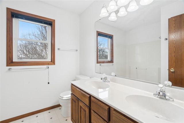 4105 Majestic Court NE, Cedar Rapids, IA 52411