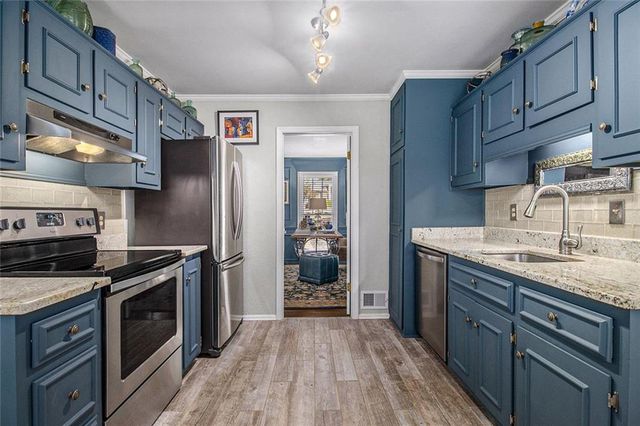 335 Stonebridge Trail, Roswell, GA 30075