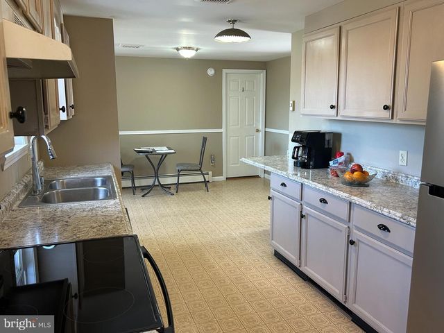 728 MOUNTAIN RD, Boyertown, PA 19512