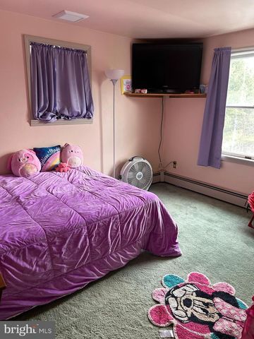 728 MOUNTAIN RD, Boyertown, PA 19512