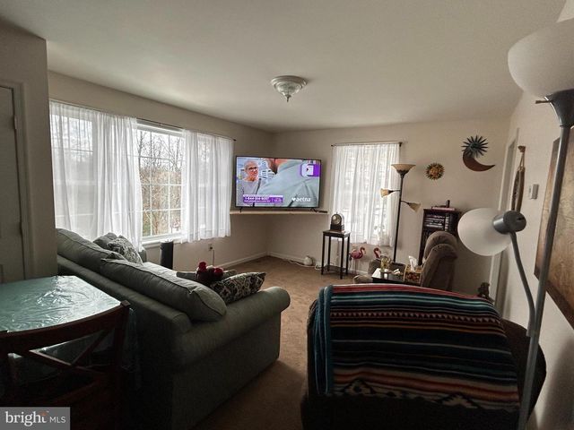 728 MOUNTAIN RD, Boyertown, PA 19512