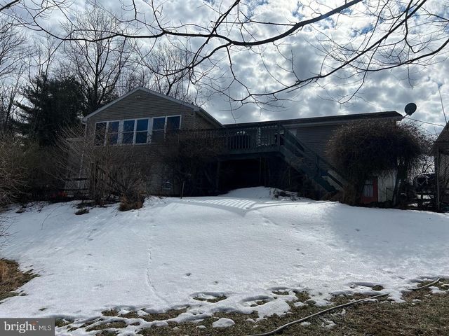 728 MOUNTAIN RD, Boyertown, PA 19512