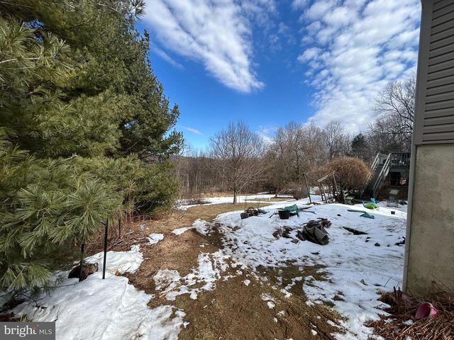 728 MOUNTAIN RD, Boyertown, PA 19512