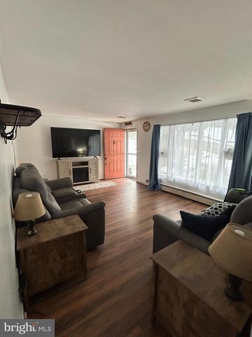 728 MOUNTAIN RD, Boyertown, PA 19512