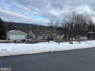 728 MOUNTAIN RD, Boyertown, PA 19512