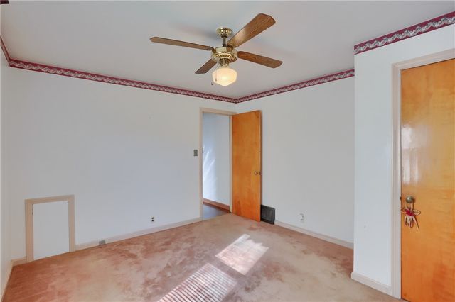 54 Davidson Ln, Bessemer, PA 16112