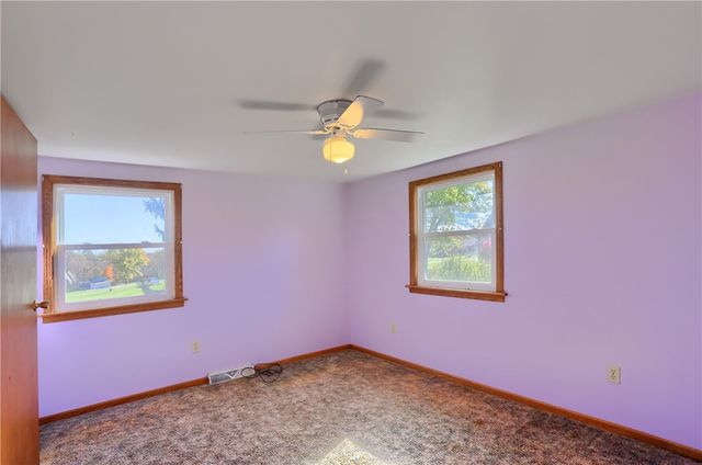 54 Davidson Ln, Bessemer, PA 16112