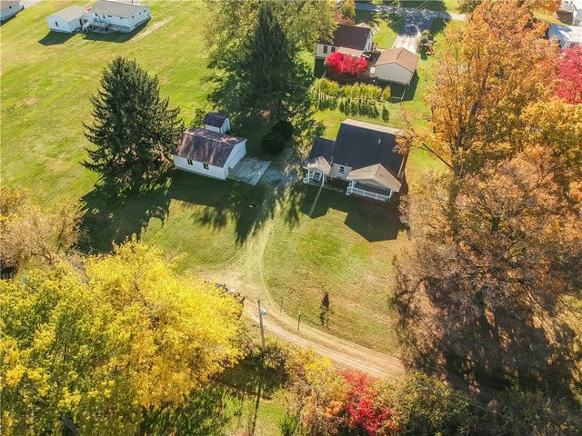 54 Davidson Ln, Bessemer, PA 16112