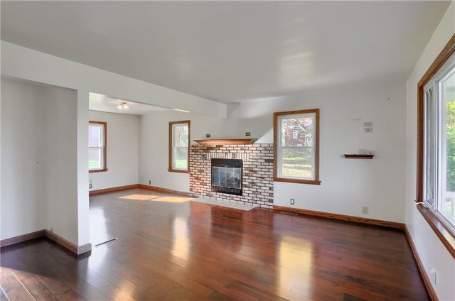 54 Davidson Ln, Bessemer, PA 16112