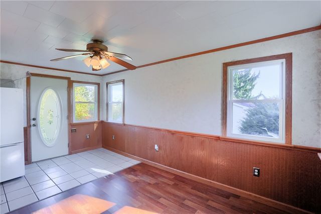 54 Davidson Ln, Bessemer, PA 16112