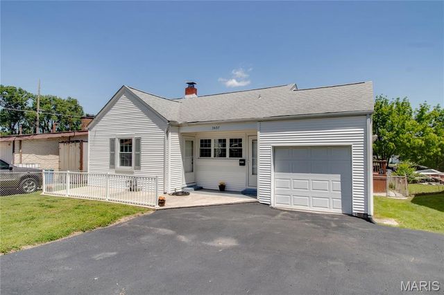 3407 Milton Drive, Alton, IL 62002