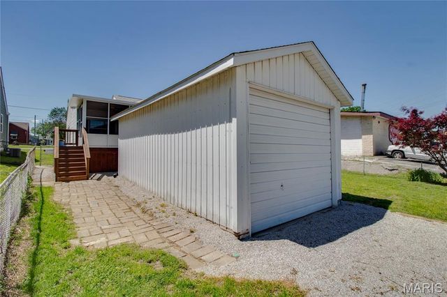 3407 Milton Drive, Alton, IL 62002