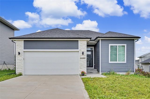 15332 Deerview Drive, Urbandale, IA 50323