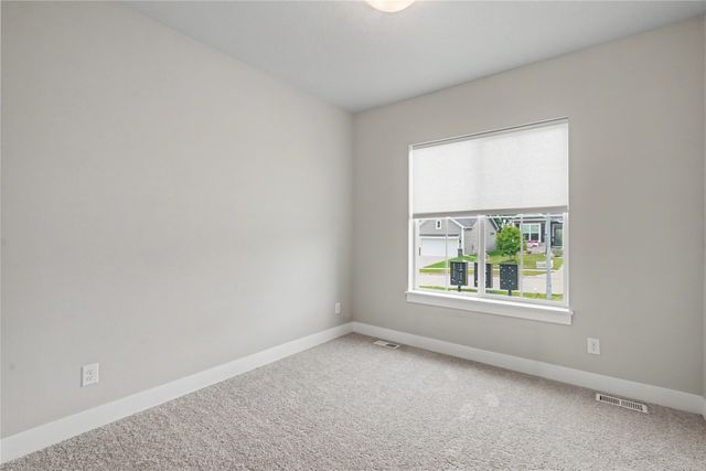 15332 Deerview Drive, Urbandale, IA 50323