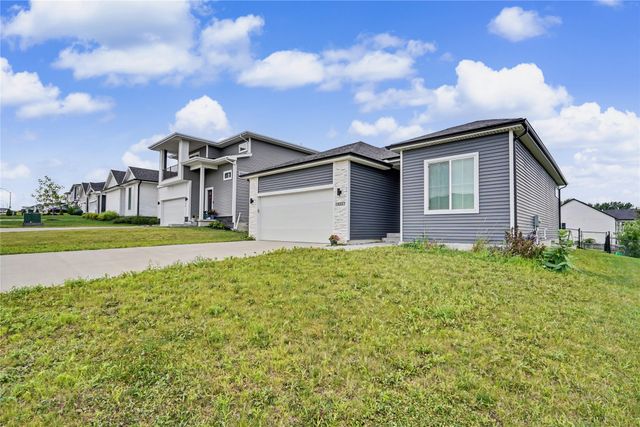 15332 Deerview Drive, Urbandale, IA 50323