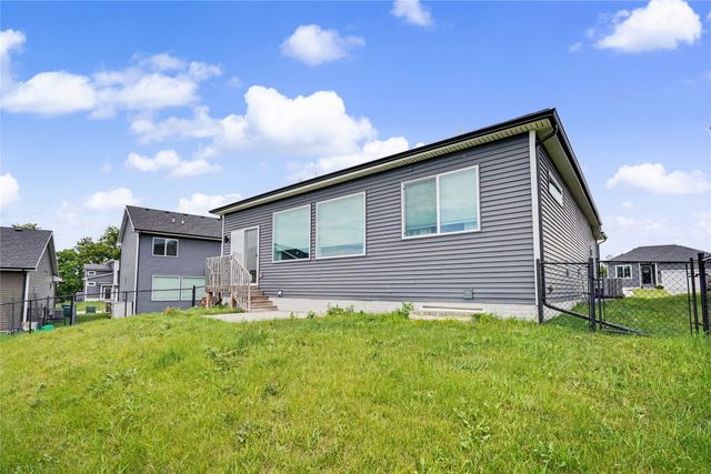 15332 Deerview Drive, Urbandale, IA 50323