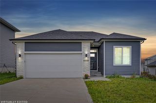 15332 Deerview Drive, Urbandale, IA 50323