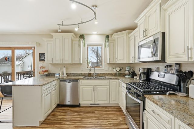 3001 Emerald Drive, Hobart, IN 46342