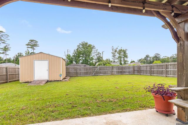 22825 Lafourche Ln, Denham Springs, LA 70726