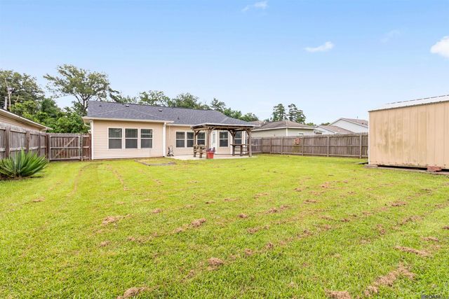 22825 Lafourche Ln, Denham Springs, LA 70726