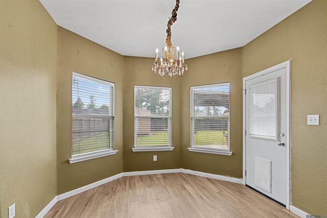 22825 Lafourche Ln, Denham Springs, LA 70726