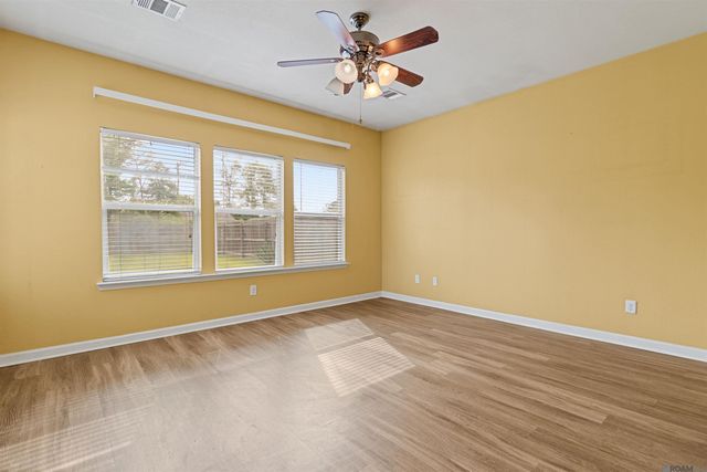 22825 Lafourche Ln, Denham Springs, LA 70726
