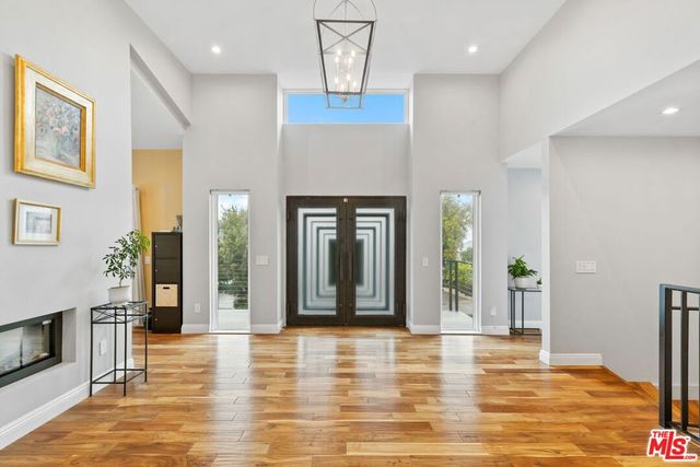 436 Levering Avenue, Los Angeles, CA 90024