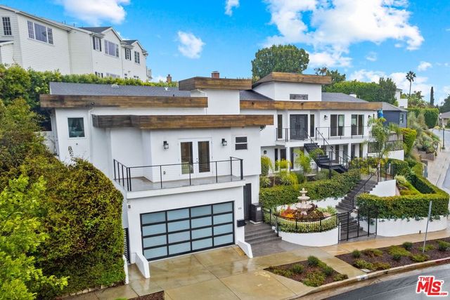 436 Levering Avenue, Los Angeles, CA 90024