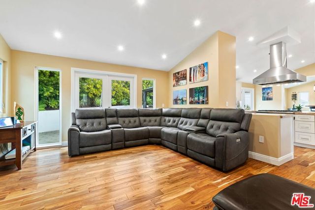 436 Levering Avenue, Los Angeles, CA 90024