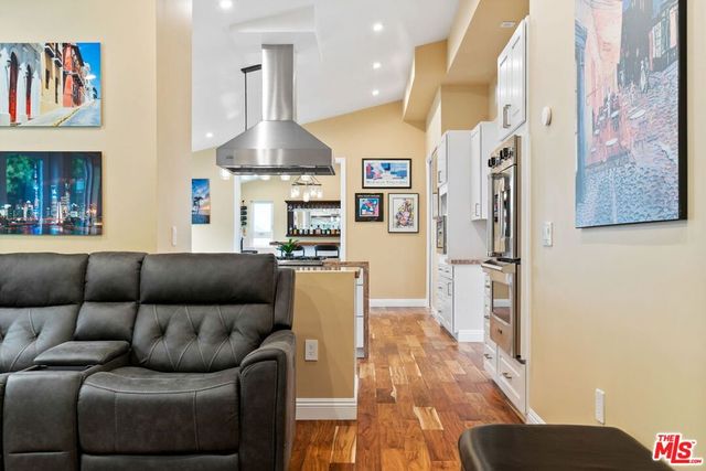 436 Levering Avenue, Los Angeles, CA 90024