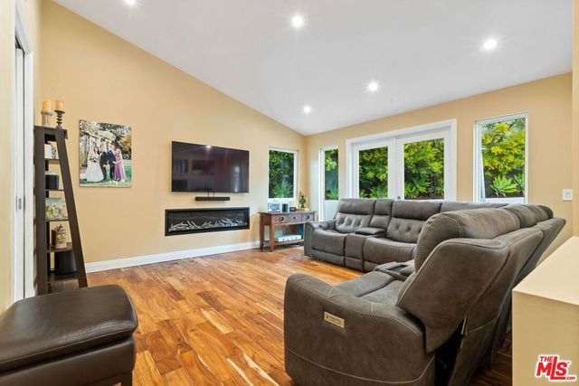 436 Levering Avenue, Los Angeles, CA 90024