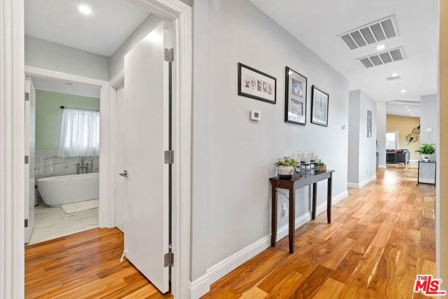 436 Levering Avenue, Los Angeles, CA 90024