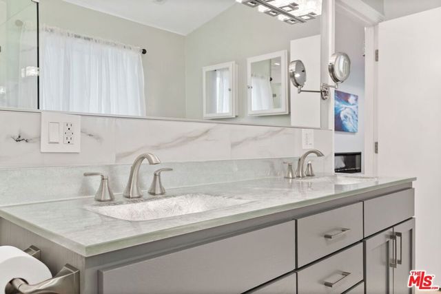 436 Levering Avenue, Los Angeles, CA 90024