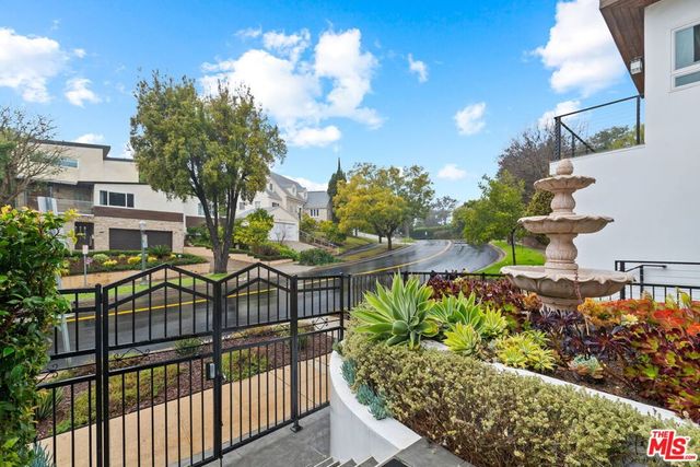 436 Levering Avenue, Los Angeles, CA 90024