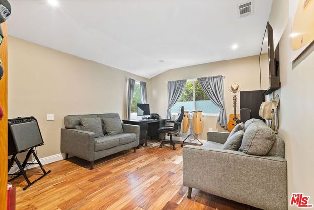 436 Levering Avenue, Los Angeles, CA 90024