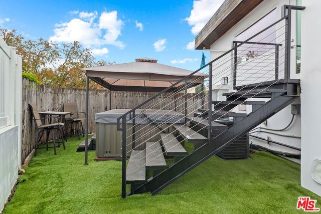 436 Levering Avenue, Los Angeles, CA 90024