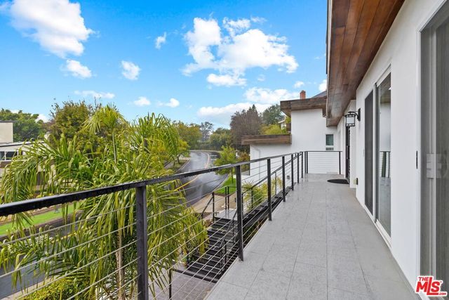 436 Levering Avenue, Los Angeles, CA 90024