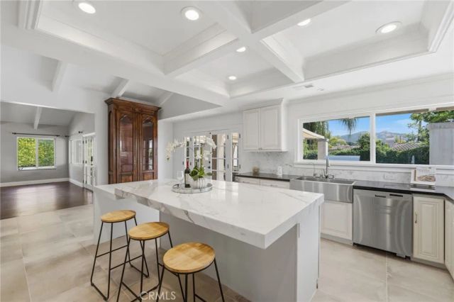 940 N Silent Ranch Drive, Glendora, CA 91741