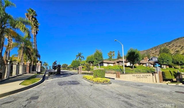 940 N Silent Ranch Drive, Glendora, CA 91741