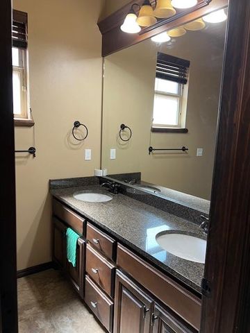 19504 Fieldshire Drive, Edmond, OK 73012