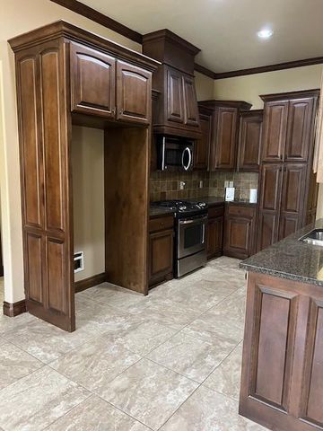 19504 Fieldshire Drive, Edmond, OK 73012