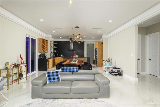 13819 N 34th Lane, Mcallen, TX 78504